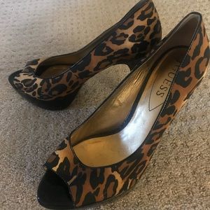 Guess leopard print platform heels